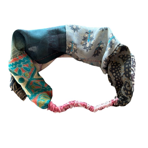 FREE GIFT W/PURCHASE OF $10+! Patchwork Patterned Fabric Stretchy Headband - Picture 2 of 3